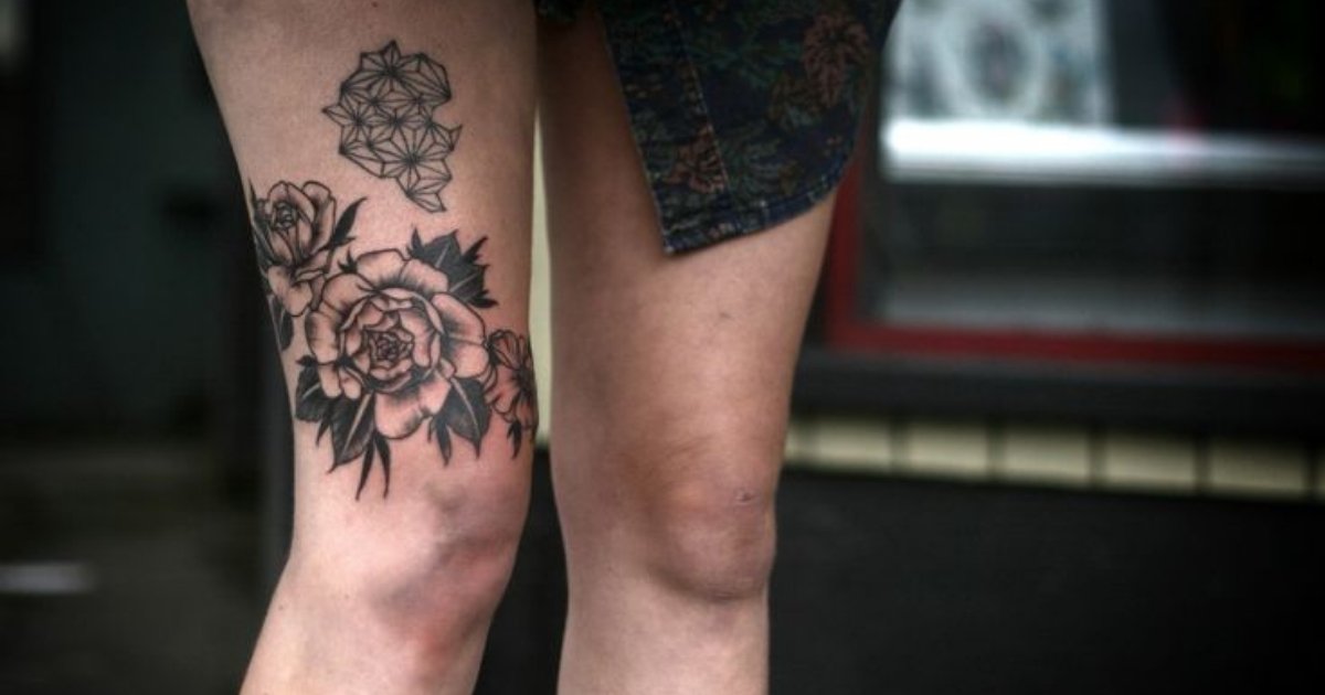 Rose Knee Tattoo (1)